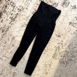 Beyond yoga/ Bump Spacedye Midi pocket maternity leggings Size S darkest night